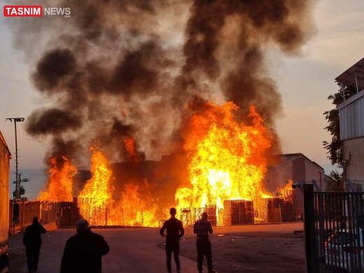 ببینید | آتش‌سوزی در کارخانه تولید پالت‌های صنعتی در شمال سرزمین‌های اشغالی