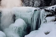 ببینید | صحنه‌ای زیبا از آب شدن یخ‌ها در فیروزکوه