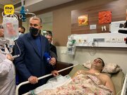 ببینید | عیادت وزیر امورخارجه از مجروحان حادثه حمله به سفارت آذربایجان