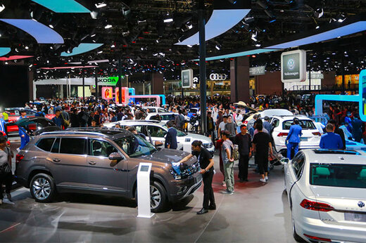 ببینید | بزرگ‌ترین نمایشگاه خودروی دنیا بیخ گوش ایران؛ خودروهایی با بیش از ۱۰۰ میلیون دلار ارزش