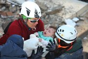 ببینید | نجات کودک ۲۰ روز از زیر آوار پس از ۶۰ ساعت