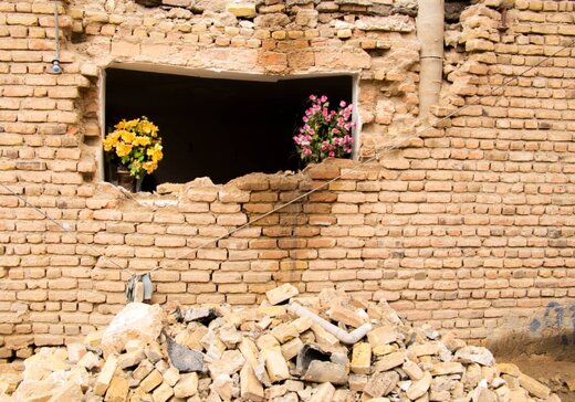 تصاویری تلخ از وضعیت زلزله‌زدگان خوی