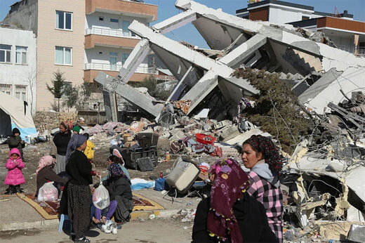 ببینید | نجات معجزه‌آسا یک زن بعد از یک هفته زنده از زیر آوار زلزله ترکیه