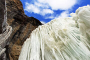 ببینید | آبشار سنگان در شمالی‌ترین نقطه تهران یخ زد!