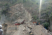 ببینید | ریزش صخره بر فراز تونل در ایالت جامو و کشمیر هند