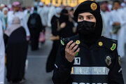 ببینید | حضور نیروهای امنیتی زن در برگزاری مراسم عمره برای نخستین بار