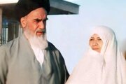 ببینید |  فیلم کمتر دیده‌شده از لحظه وداع خانواده امام خمینی(ره) با ایشان